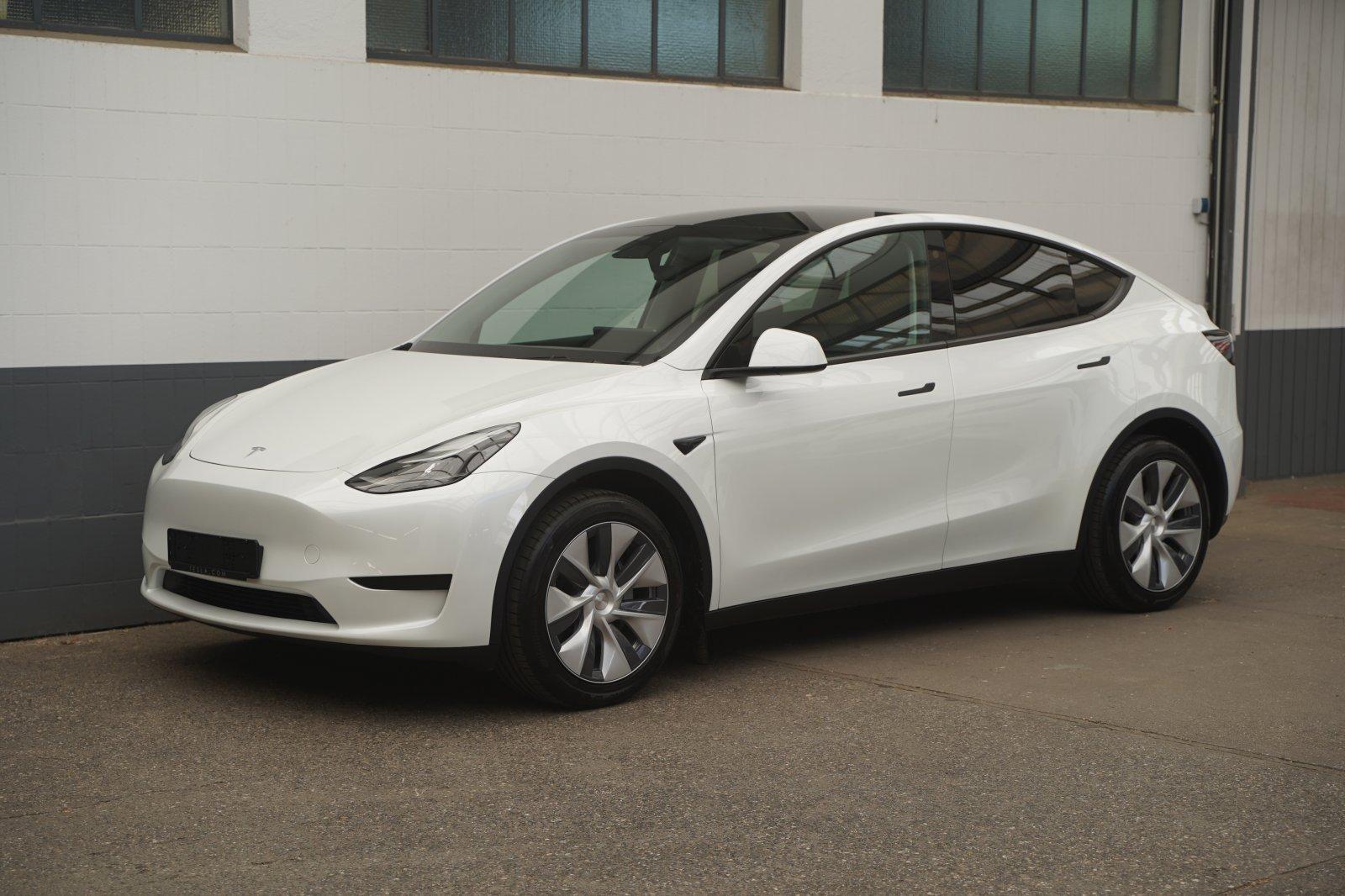 Tesla Model Y Standard Range RWD *1.Hand*unfallfrei*