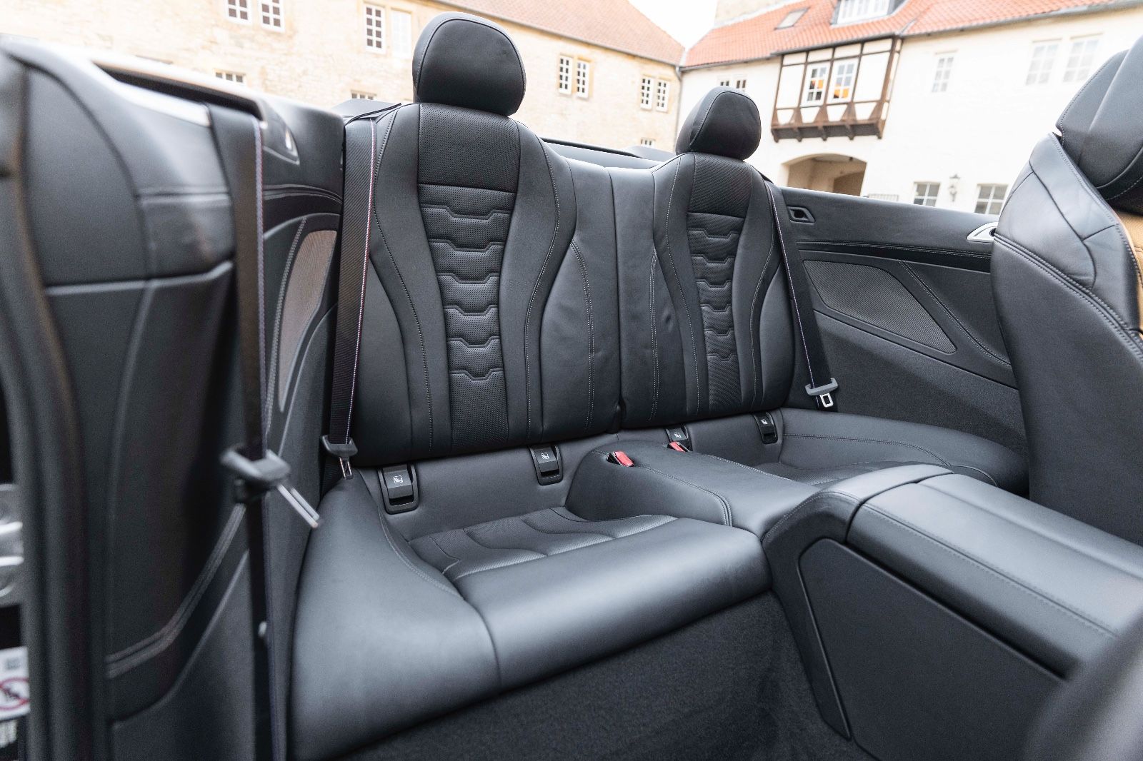 Fahrzeugabbildung BMW M850 i xDrive M-TECHNIC H&K LED 360° CABRIO TOTW