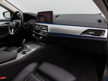 Fahrzeugabbildung BMW 530d Luxury Line Kamera DAB HiFi Stop&Go Alarm