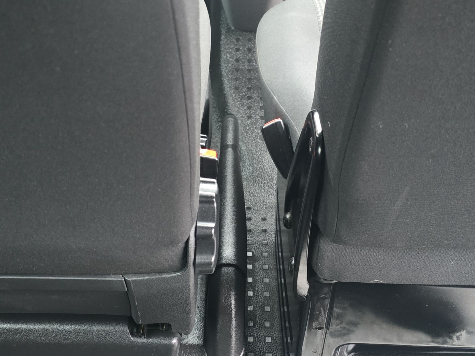 Fahrzeugabbildung Volkswagen T6 Transporter Kombi Lang 9-Sitze Tempomat SHZ