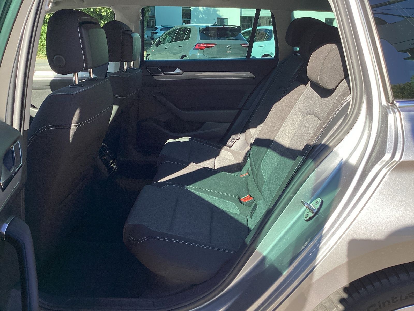 Volkswagen Passat Variant - Bild 14