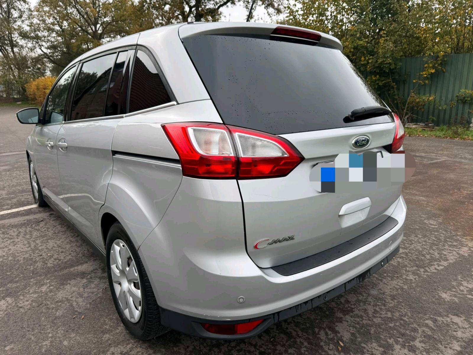 Ford Grand C-MAX 2012 — interior