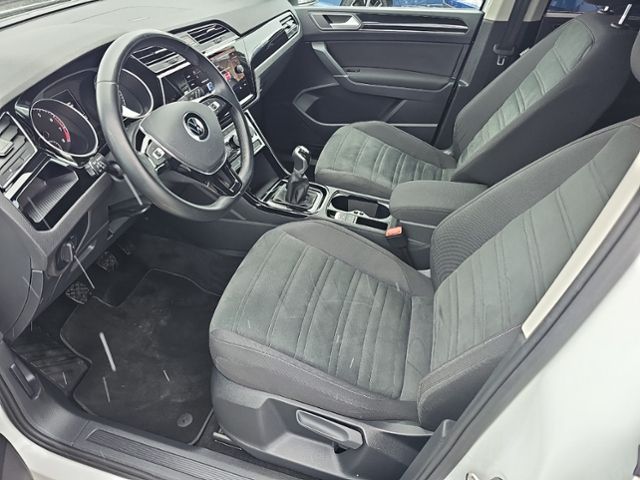 Fahrzeugabbildung Volkswagen Touran 1.5 TSI HIGHLINE 7-SITZER LED SHZ KLIMATR