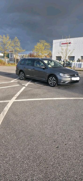 Image of Volkswagen Golf
