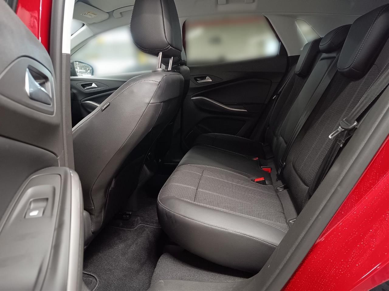 Fahrzeugabbildung Opel Grandland 1.2 Turbo GS Automatik
