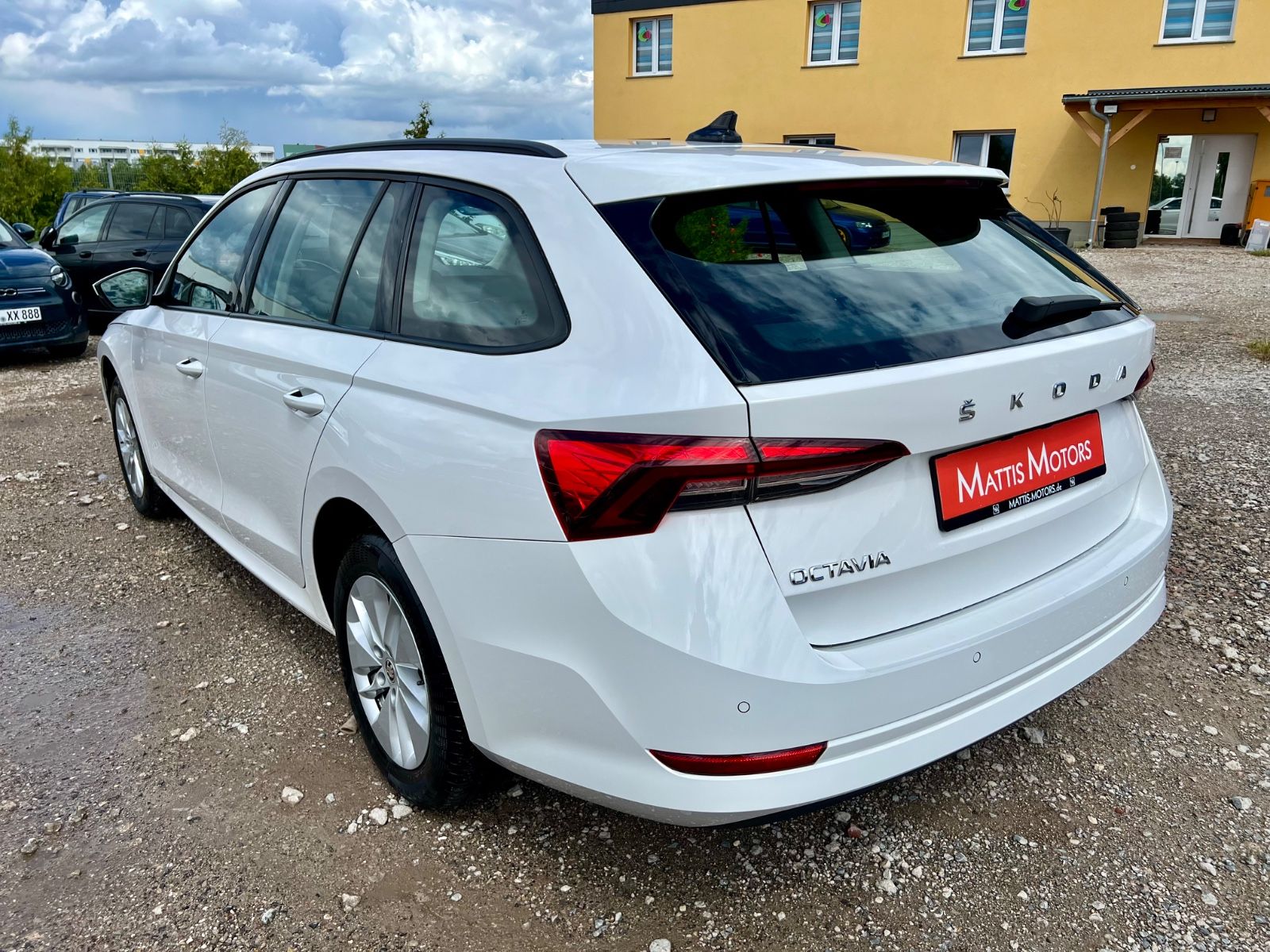 SKODA Octavia Combi Ambition AAC SHZ NAVI CARPLAY