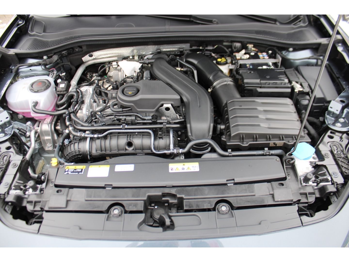 Fahrzeugabbildung SEAT Leon 1,5 TSi Style ACC LED Navi FullLink DAB RFK