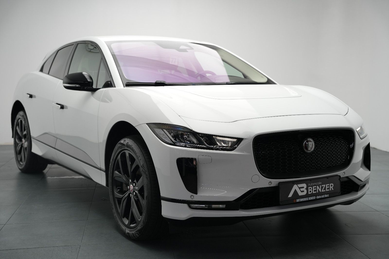 Fahrzeugabbildung Jaguar I-PACE 400 AWD/Black-Pack/CarPlay/MERIDIAN/89,6%