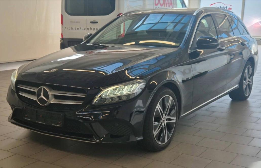 Mercedes-Benz C300 T de*Avantgarde*LED*AHK*Kamera*T-Leder*