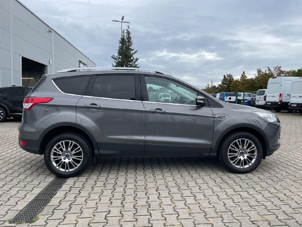 Fahrzeugabbildung Ford Kuga Titanium