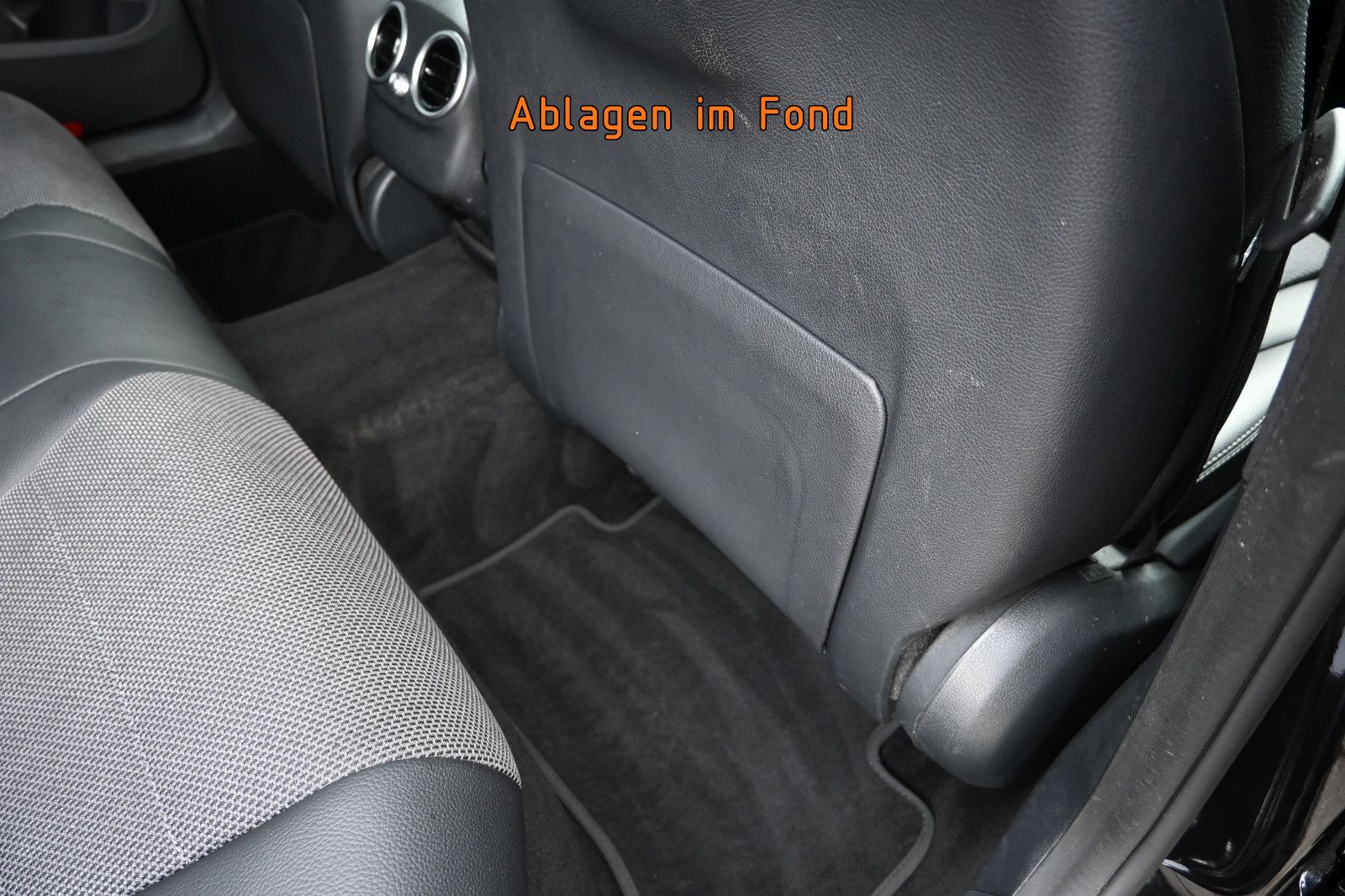 Fahrzeugabbildung Mercedes-Benz C 300 T Aut. Avantgarde °NIGHT°MULTIBEAM°KAMERA°