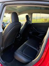 Tesla Model Y Standard Range RWD  Rot, 1.Hand - Tesla Model Y: Rwd