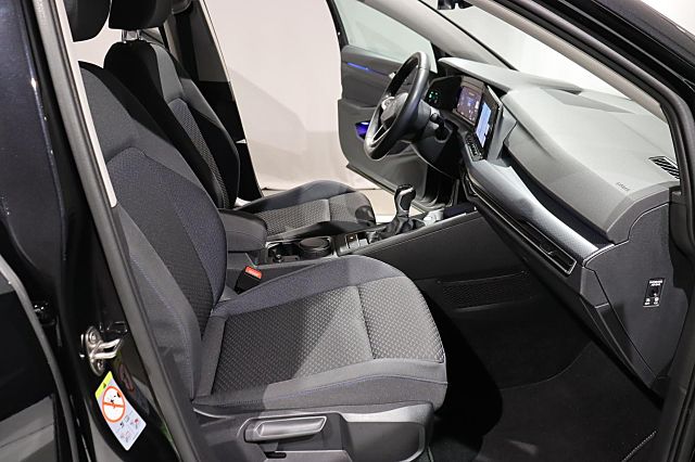 Golf UNITED 1.5 TSI LED NAVI PDC TEMPOMAT ACC FR