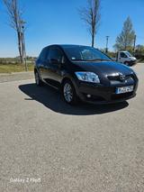 Toyota Auris 1.6-l-Dual-VVT-i Team Team - Toyota Auris Gebrauchtwagen in München