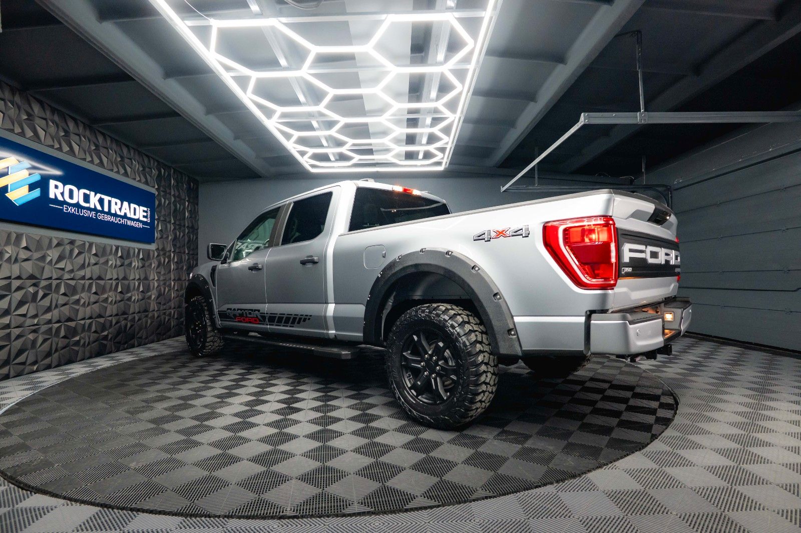 Fahrzeugabbildung Ford F150 5.0L V8 4x4 Offroad SuperCrew RAPTOR 19%