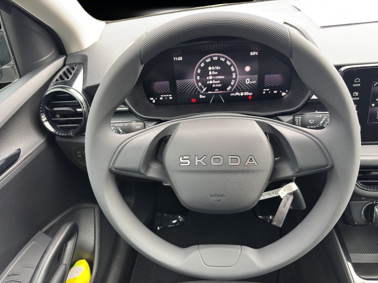 Fahrzeugabbildung SKODA Fabia Essence 1,0 TSI 70 kW Klima/Sitzhzg/Blueth