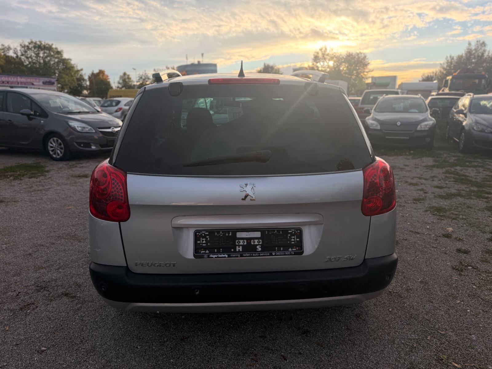 Peugeot 207 2011 — photo 8