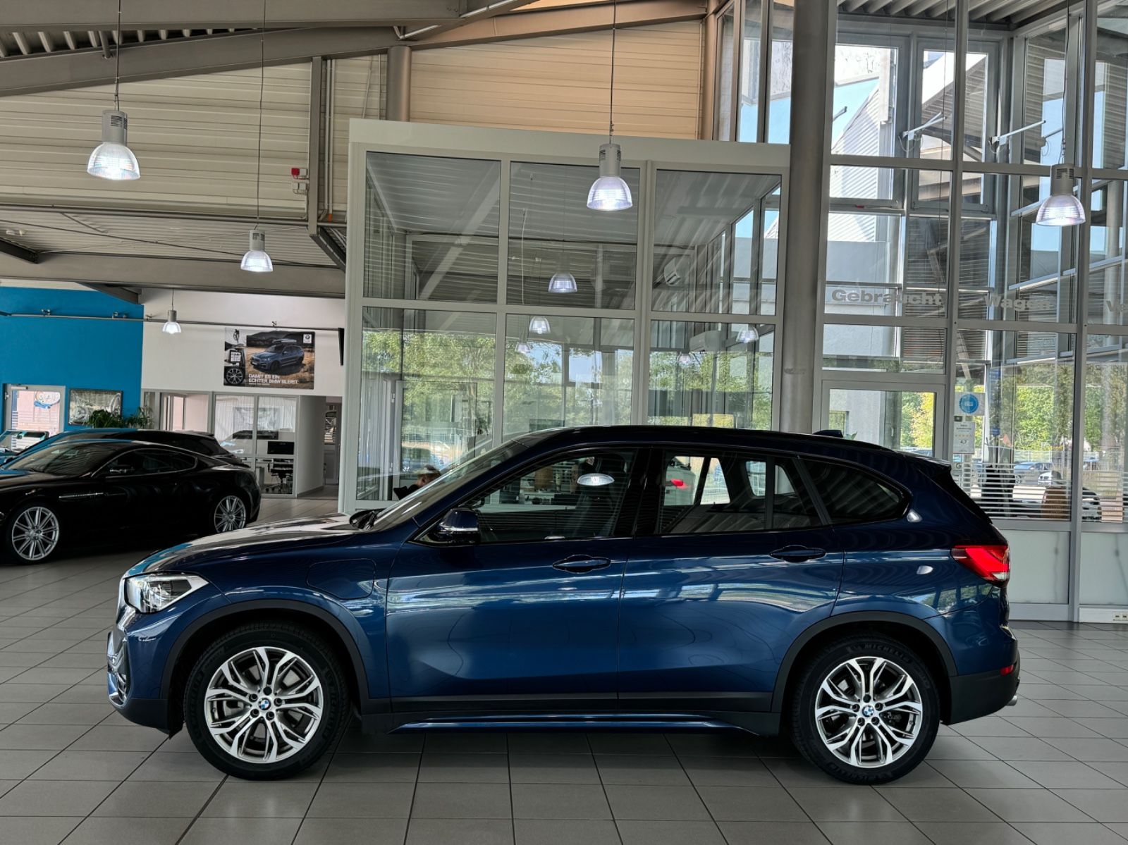 Fahrzeugabbildung BMW X1 xD25e Sport Line Kamera HUD Komfort DAB Leder