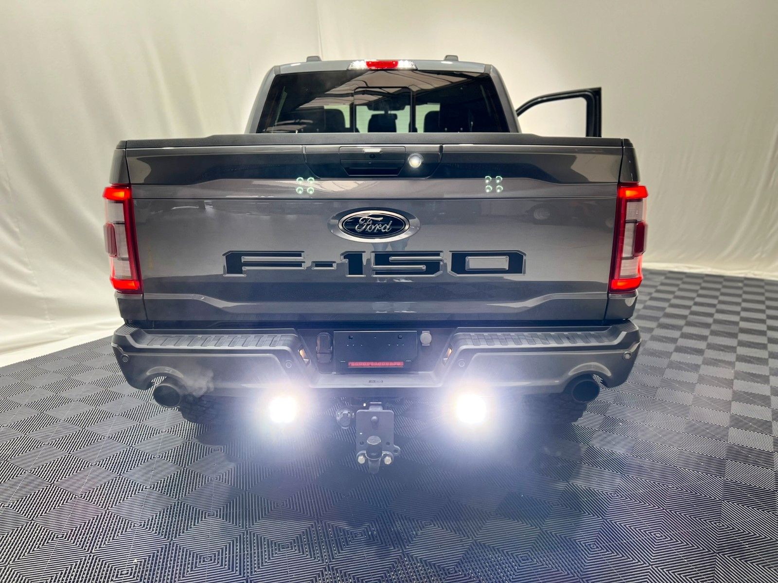 Fahrzeugabbildung Ford F-150 Lariat 5.0L V8 SC 5,5" Black Ed. RTR Ed.