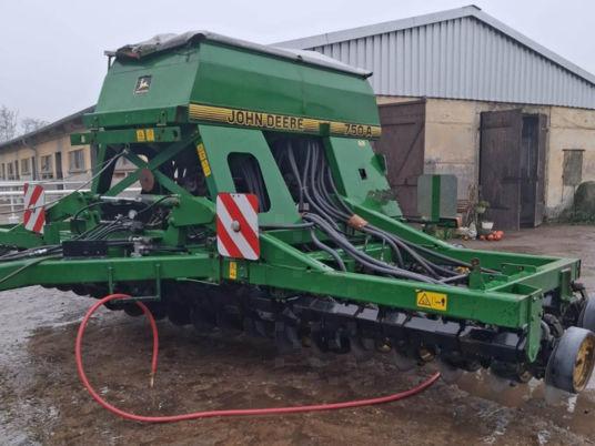 John Deere 750 A