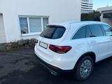 Mercedes-Benz GLC 200 4MATIC Autom. - Business-Paket - Parktro - weiße Mercedes-Benz GLC 200