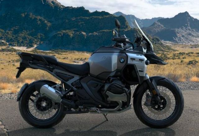 BMW R 1300 GS Adventure 'Triple Black' + Dynamik-Pak