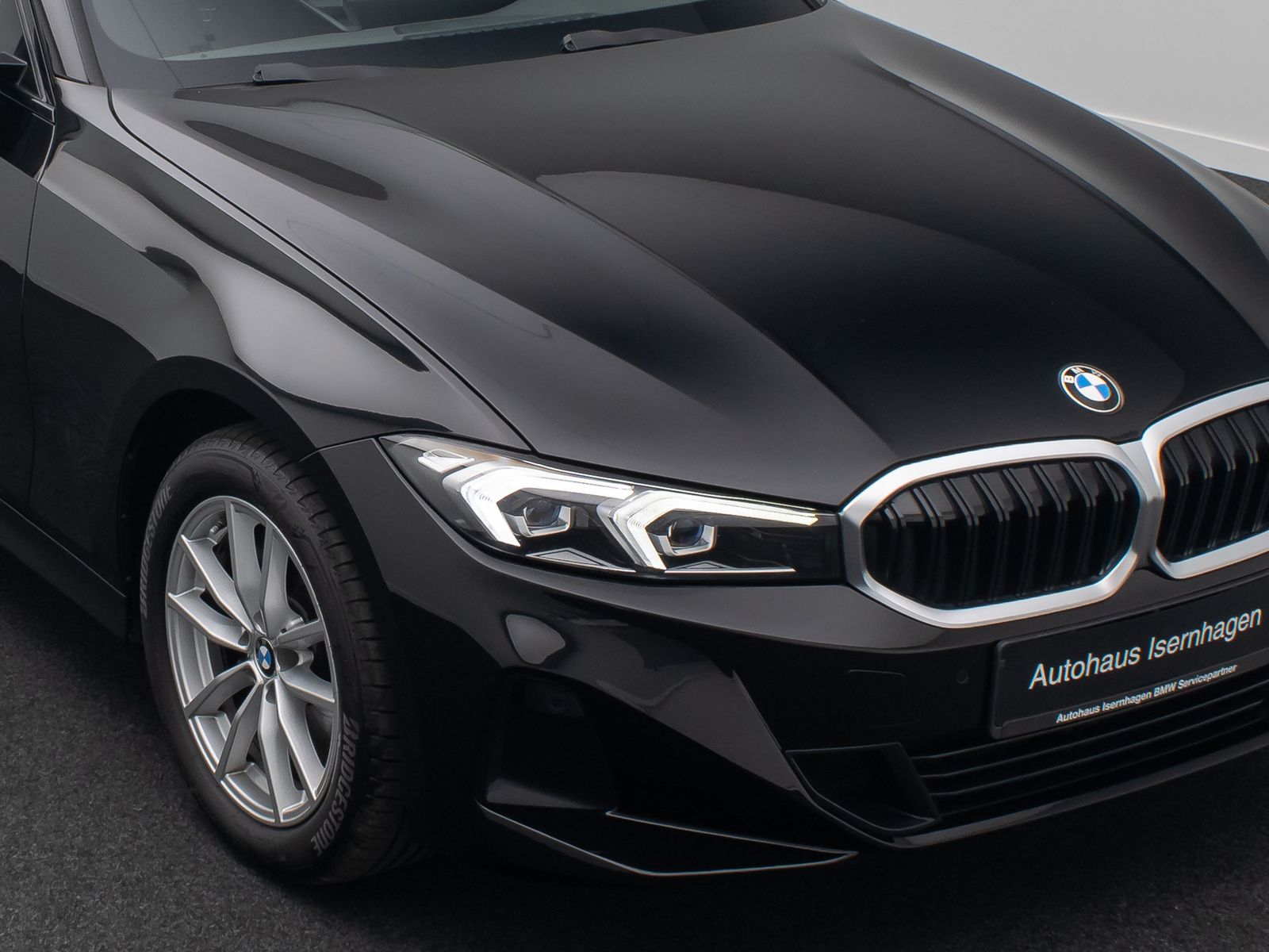 Fahrzeugabbildung BMW 318i GeschwindigReg DAB CockpitPlus PDC LED 17"