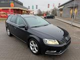 Volkswagen Passat 2.0 BlueTDI DSG Highline - Volkswagen Passat aus 2012 mit Diesel-Antrieb: Limousine