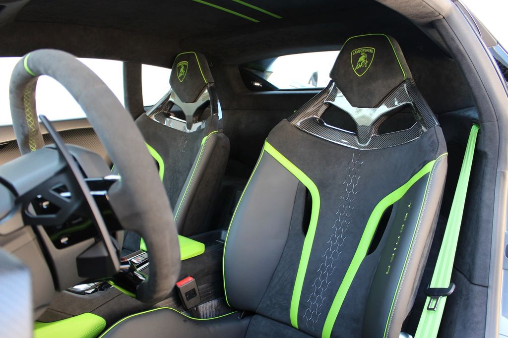 LAMBORGHINI Huracán Tecnica / CARBON INT/ FUNCTIONAL/ DAMISO LAMBORGHINI Huracán Tecnica / CARBON INT/ FUNCTIONAL/ DAMISO