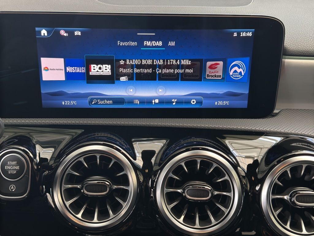 Fahrzeugabbildung Mercedes-Benz A 200 AMG Line*Night Paket*Kamera*KEYLESS-GO