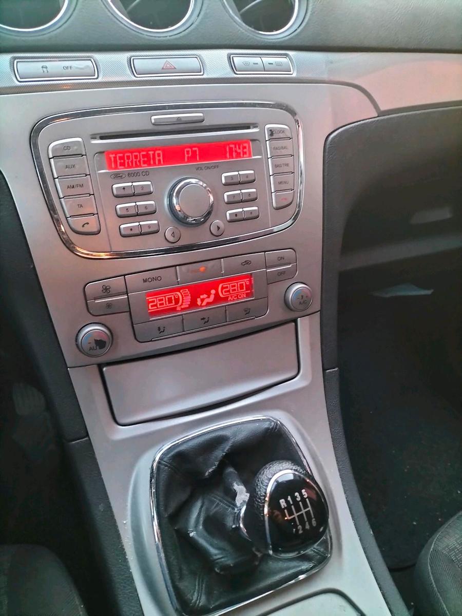 Ford Galaxy 2008 — photo 10