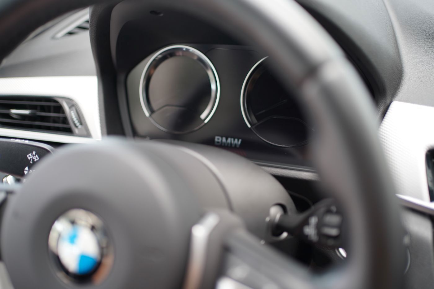 Fahrzeugabbildung BMW X1 20iA M Sport +AHK+Glasdach+LED+PDC+Alarmanlag