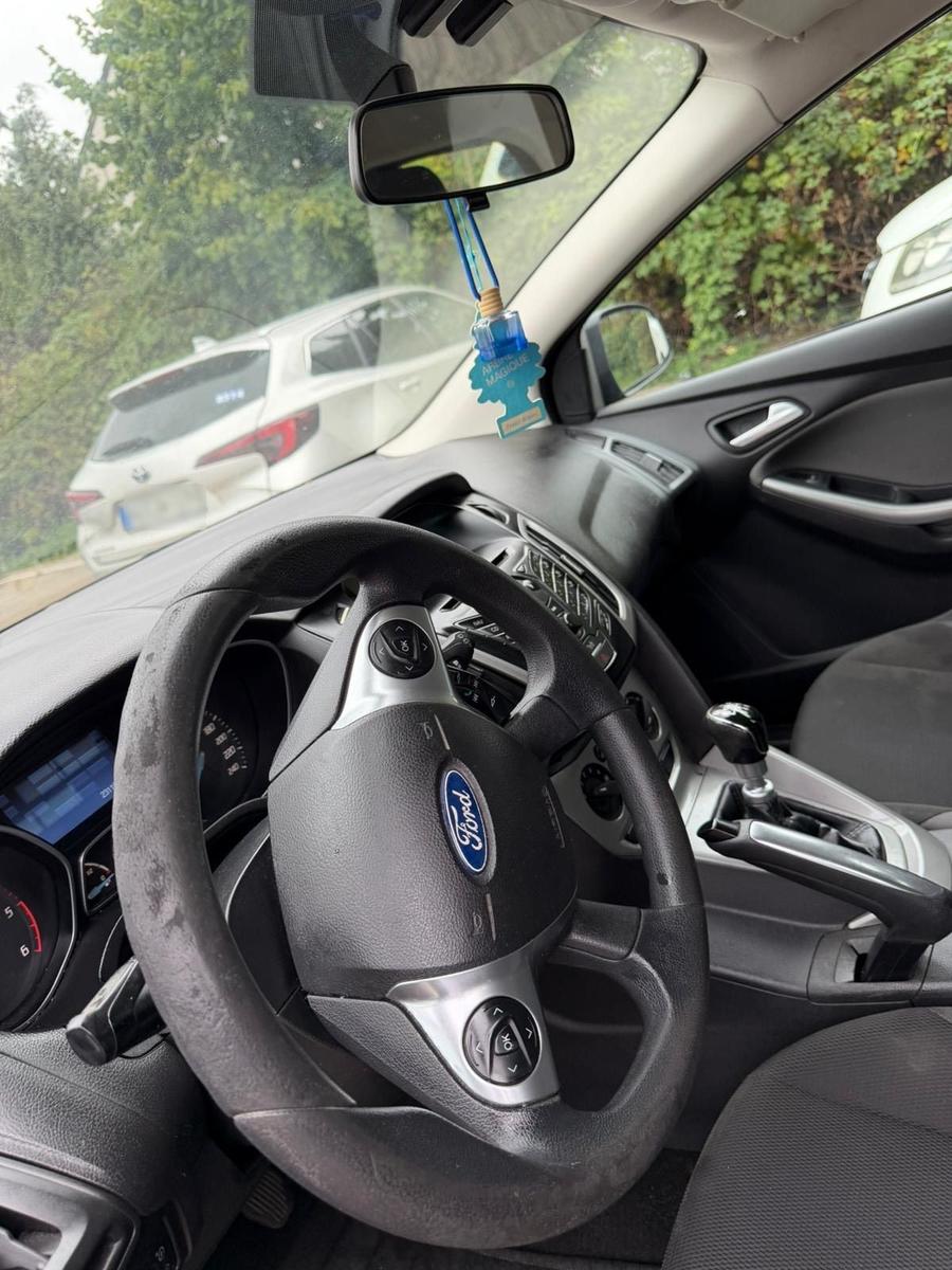 Ford Focus 2012 — photo 7