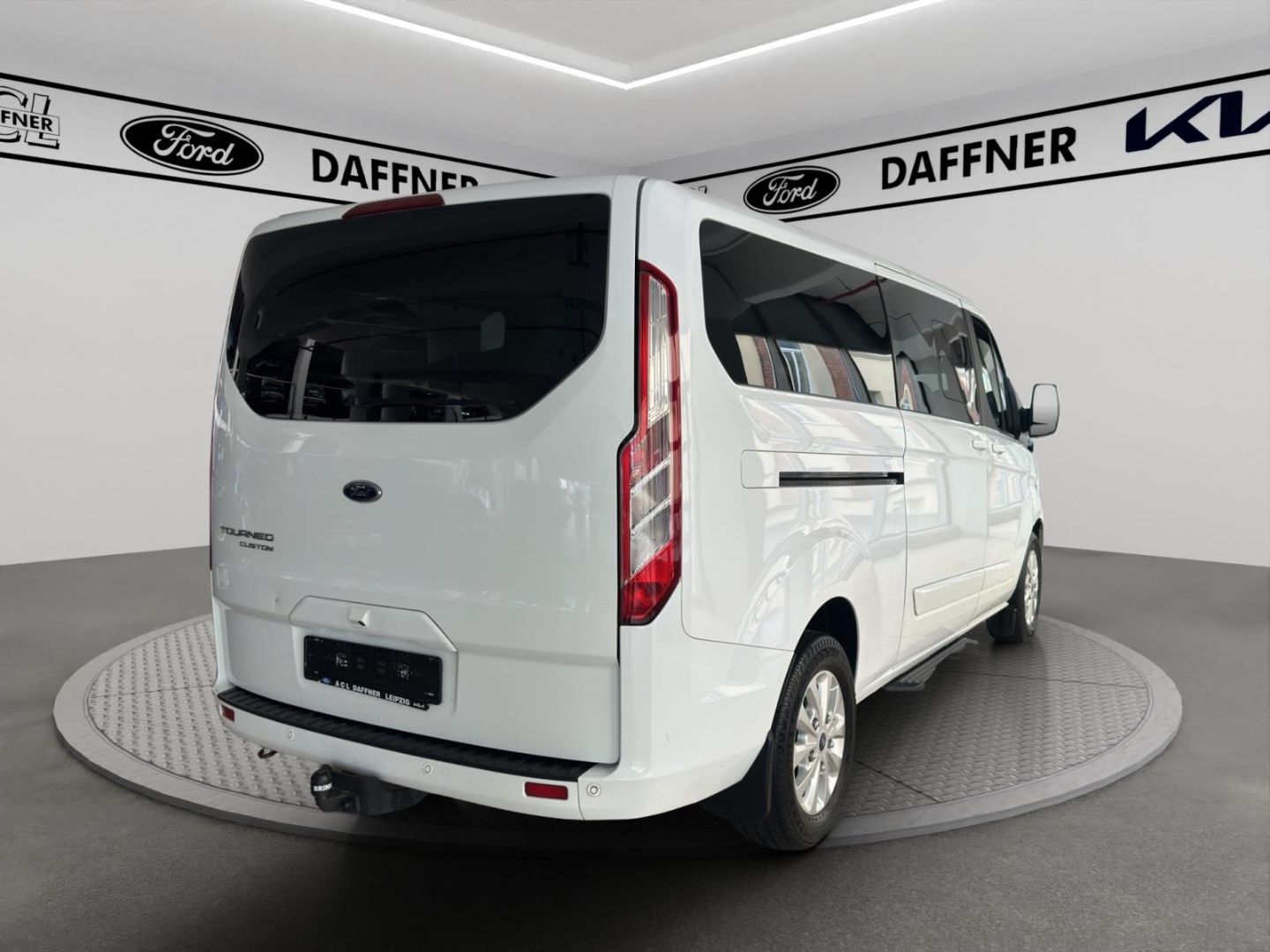 Fahrzeugabbildung Ford Tourneo Custom Transit Kombi 320 L2 Titanium