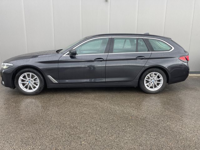 BMW 520dATouring *WLAN*Navi*AHK*DAB
