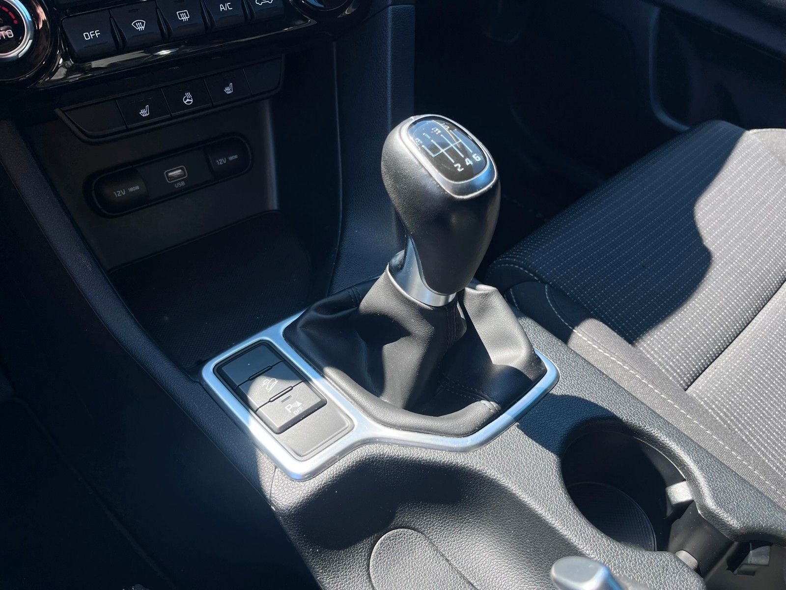 Fahrzeugabbildung Kia Sportage Dream Team 2WD Navi Klima Sitzheizung
