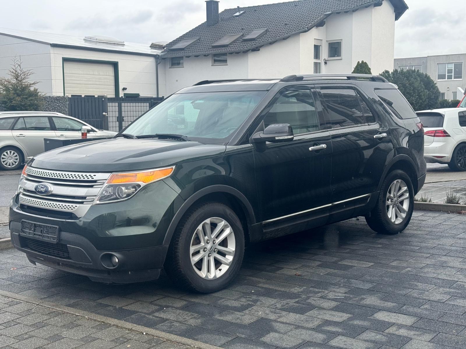 Ford Explorer * 3.5L * 7 Sitzer * 4WD