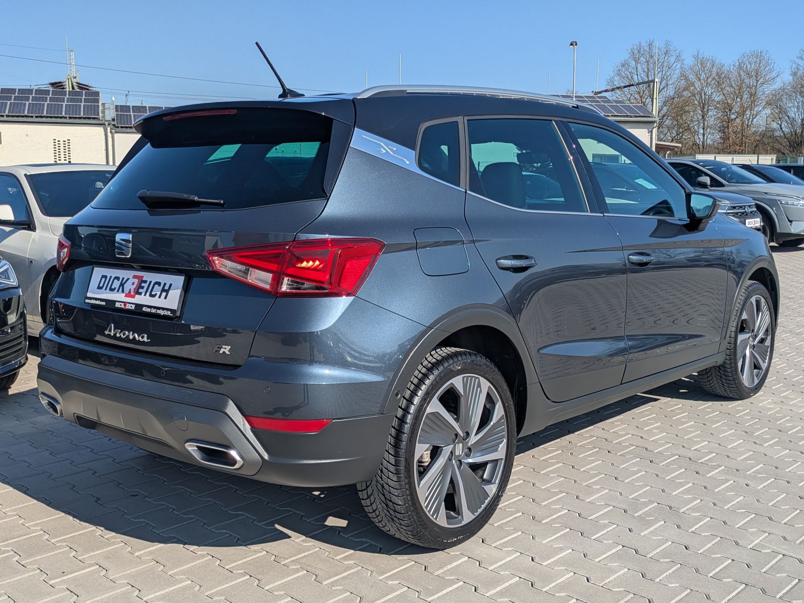 Fahrzeugabbildung SEAT Arona 1.0 TSI FR DSG AHK*ACC*LED*APP*DAB*KAMERA