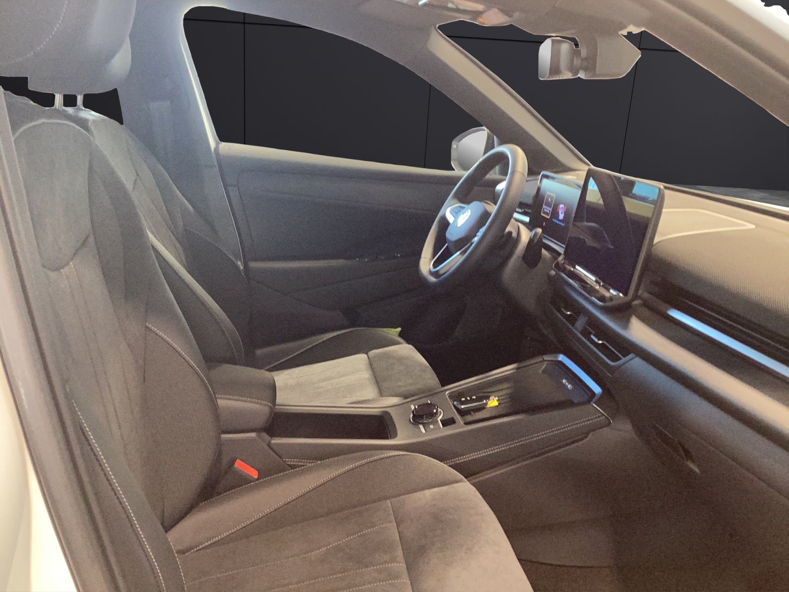 Fahrzeugabbildung Volkswagen T-Roc Style eTSI DSG ACC LED+ SH HuD 360° Massag