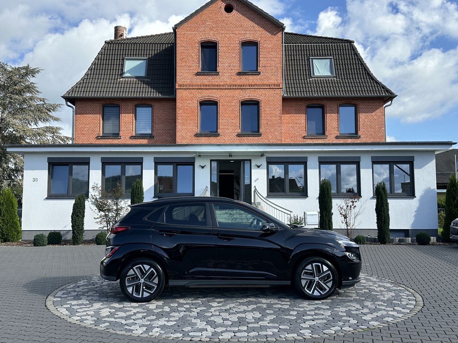Hyundai Kona Elektro Trend LED ACC CAM NAV WÄPU AHK 64KW
