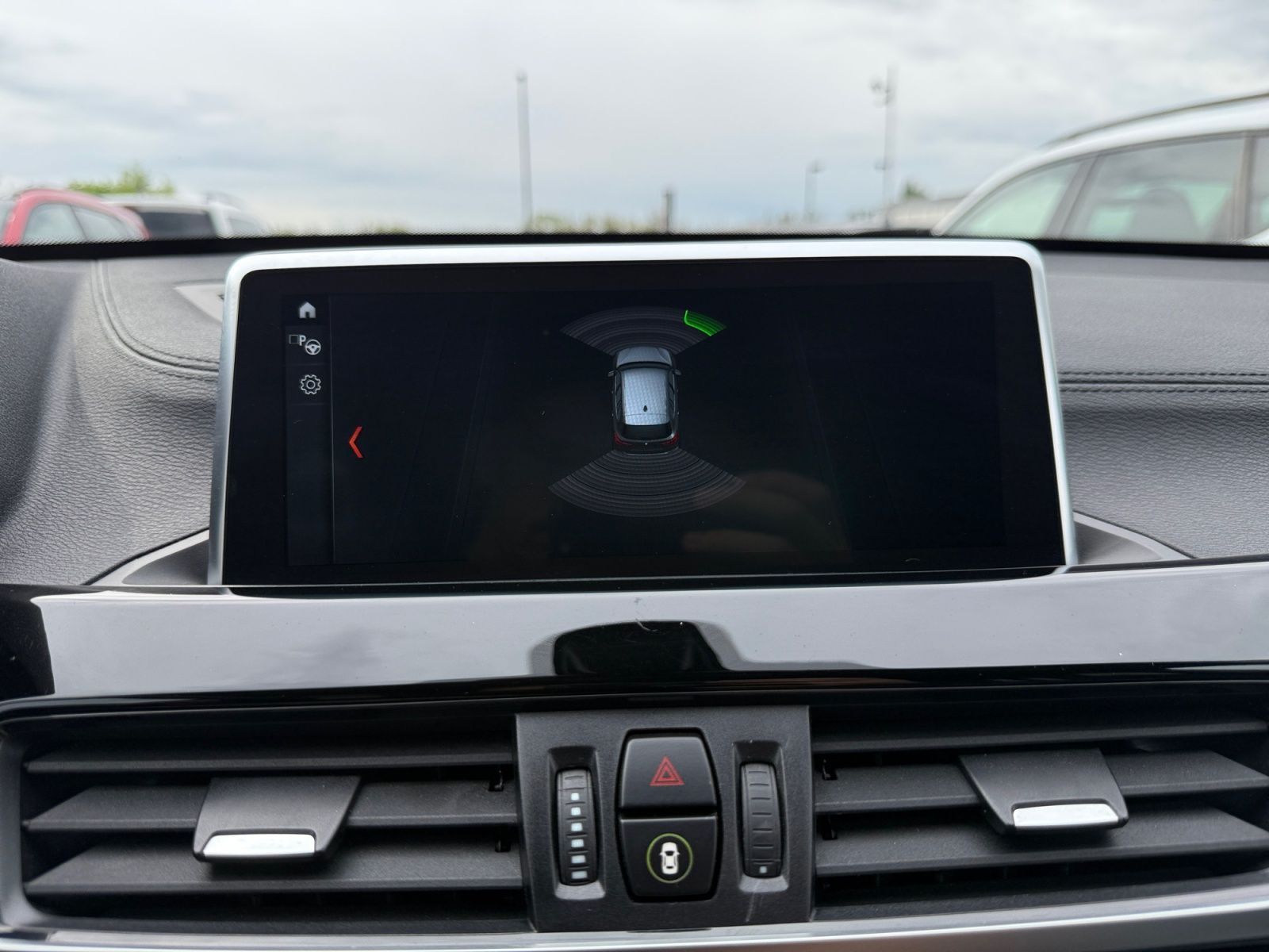 Fahrzeugabbildung BMW X1 sDrive18i Sport Line AMB DAB 1.HD