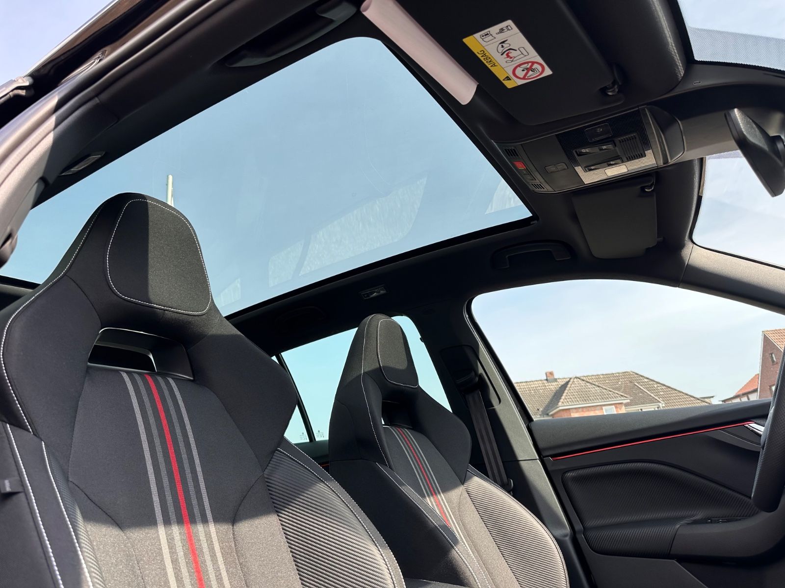 Fahrzeugabbildung SKODA Kamiq Monte Carlo 1.5 TSI DSG MATRIX/AHK/ACC/Pan