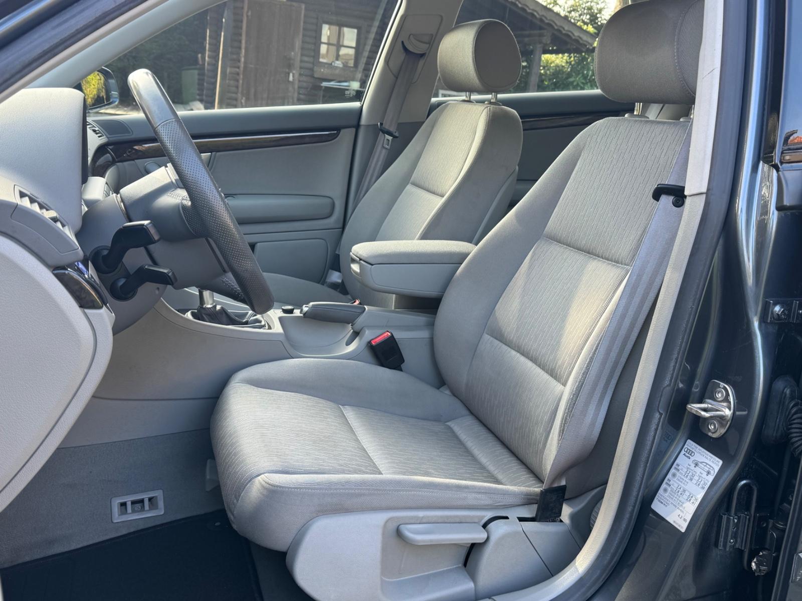 Audi A4 2007 — photo 13