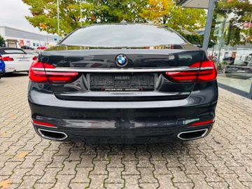 BMW 750 - 6