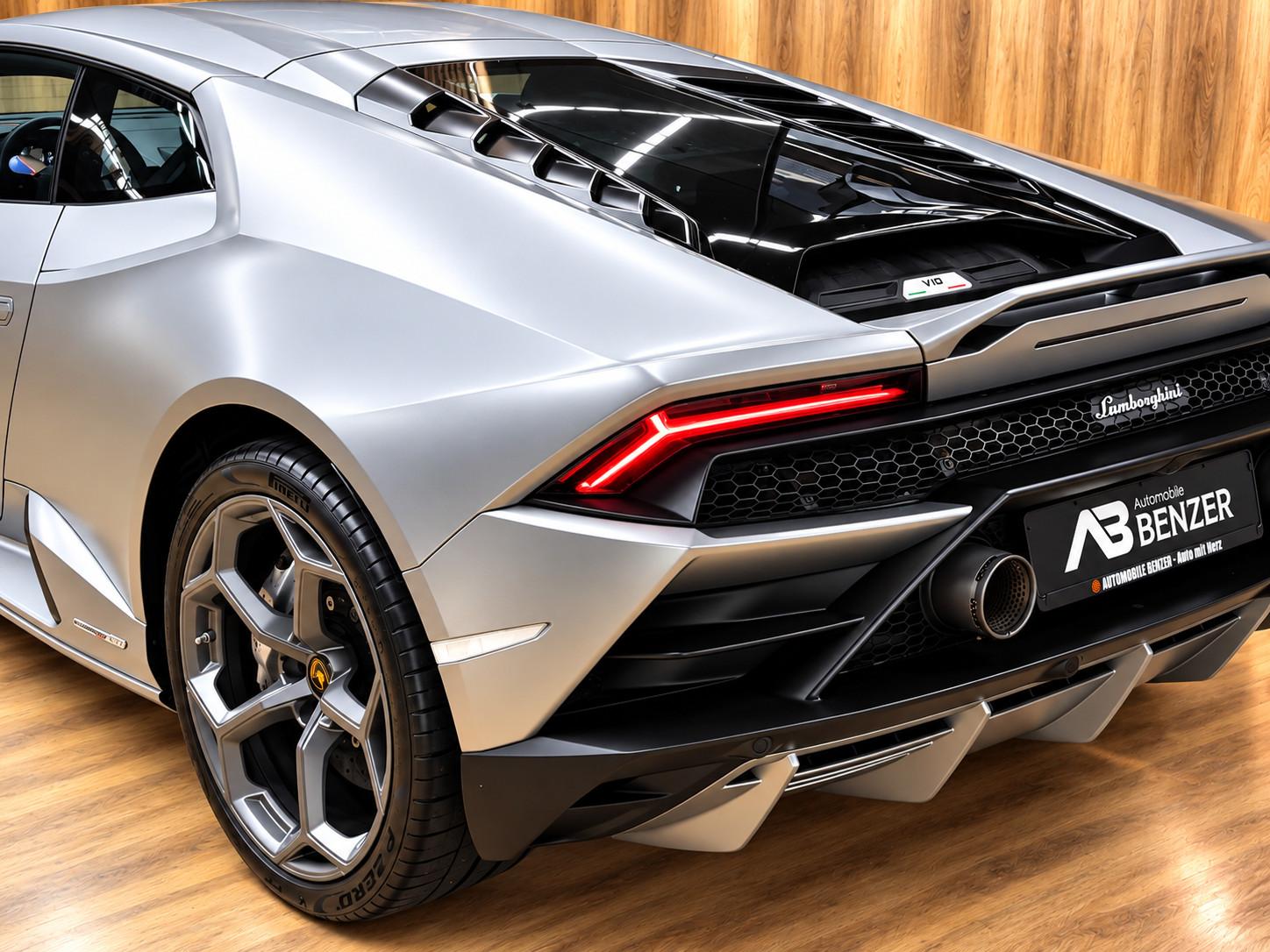 LAMBORGHINI HURACÁN EVO V10