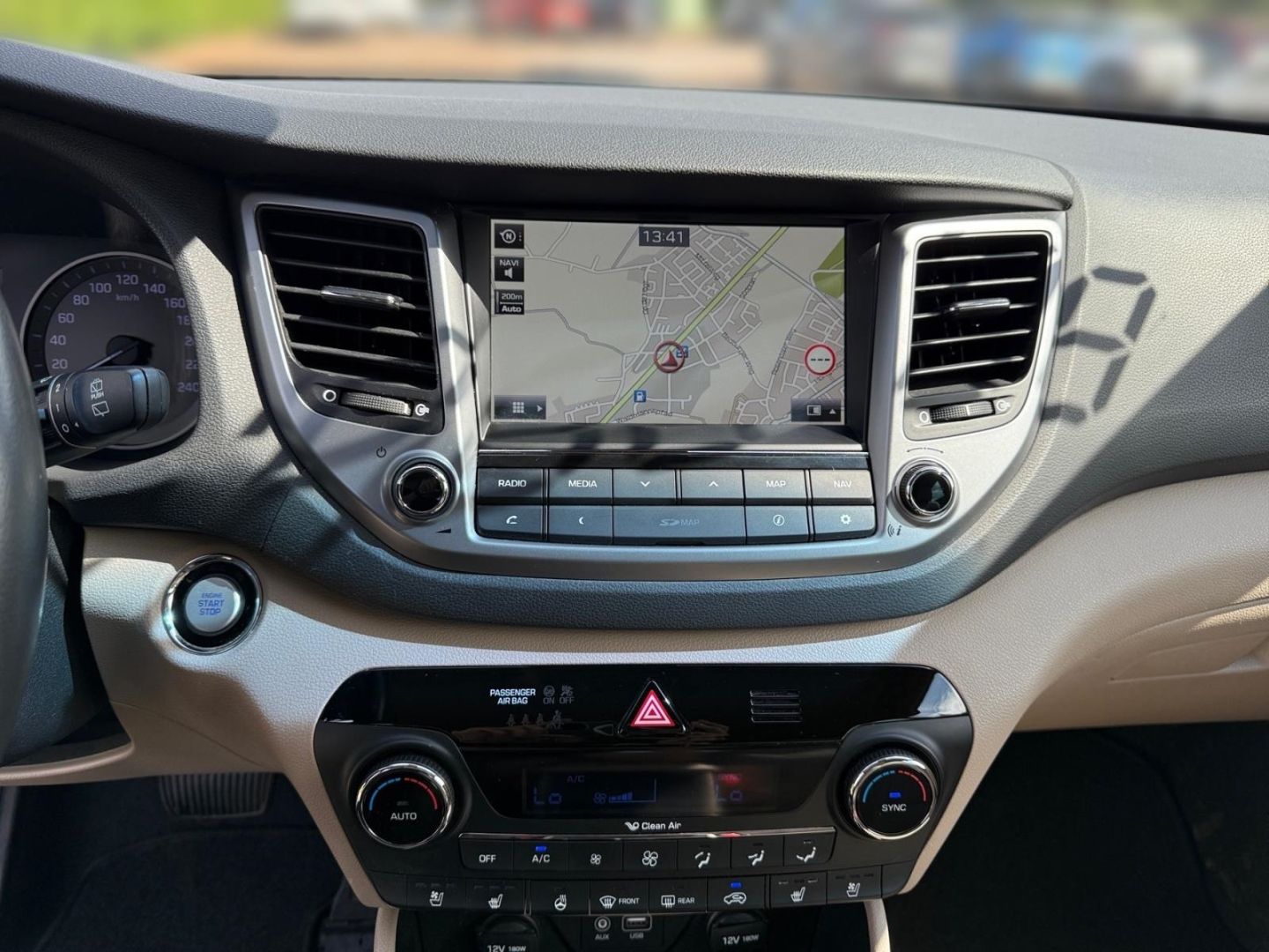 Fahrzeugabbildung Hyundai Tucson 1.7 CRDi Premium Leder-Paket Anhängerkupp