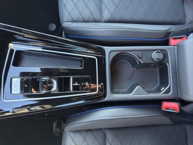 Golf R-Line 1.5 l eTSI DSG NAVI+WR+AREAVIEW+LED+