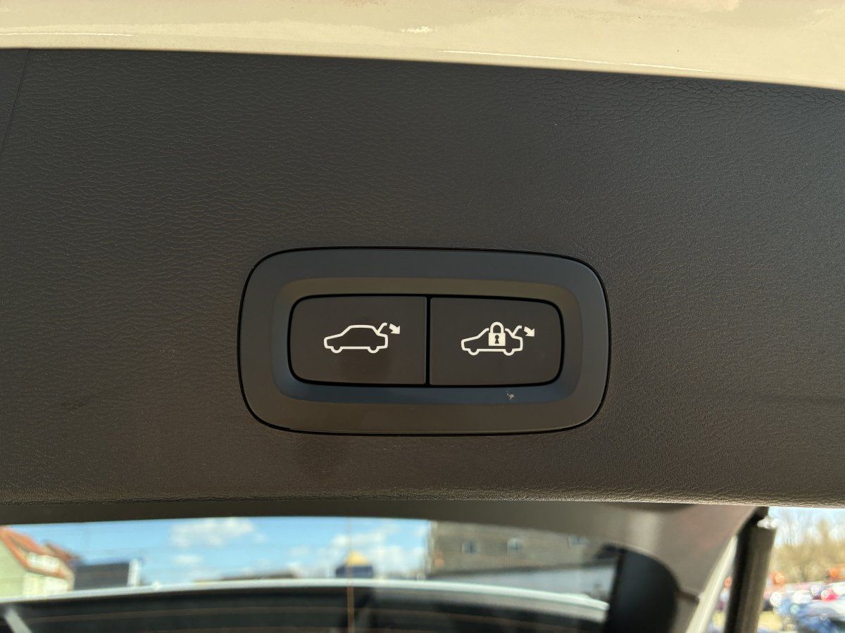 Volvo XC40 B3 Core LED Navi SHZ foto 9