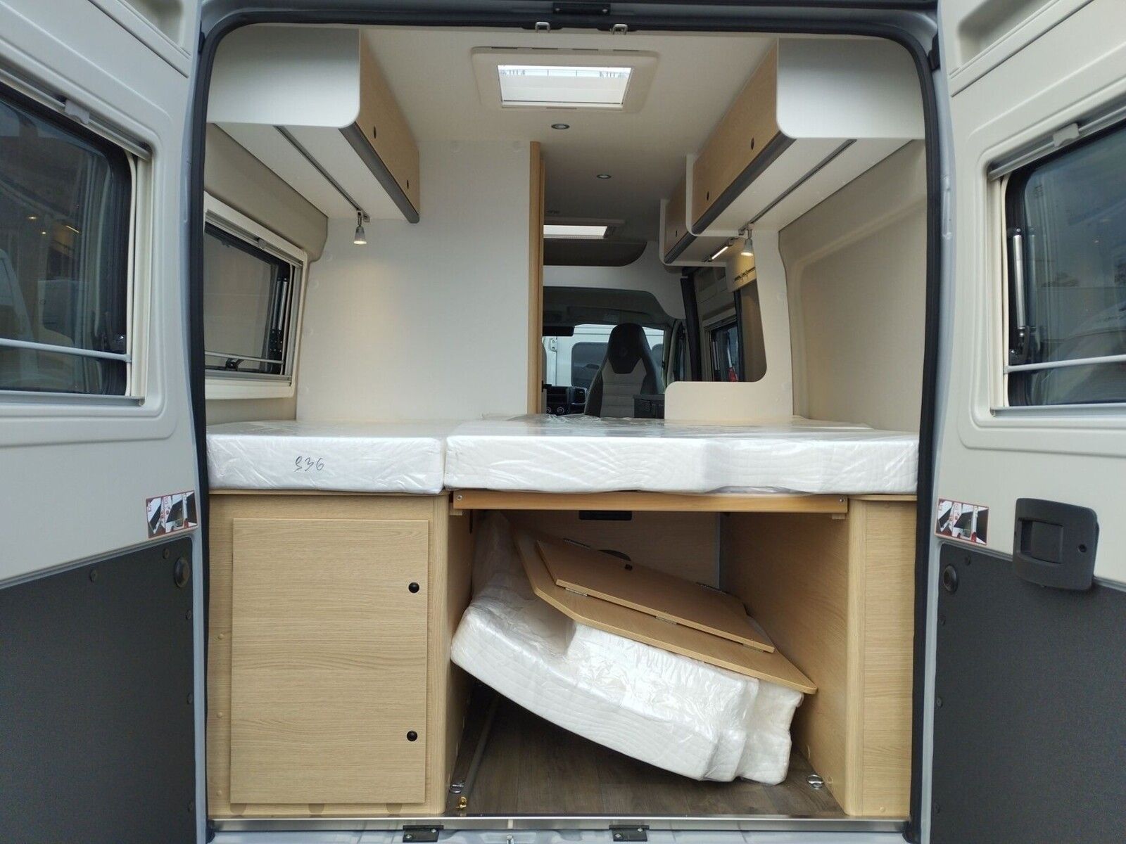 Fahrzeugabbildung Sunlight Adventure Cliff 600 Automatik, Dörr Edition, LTE
