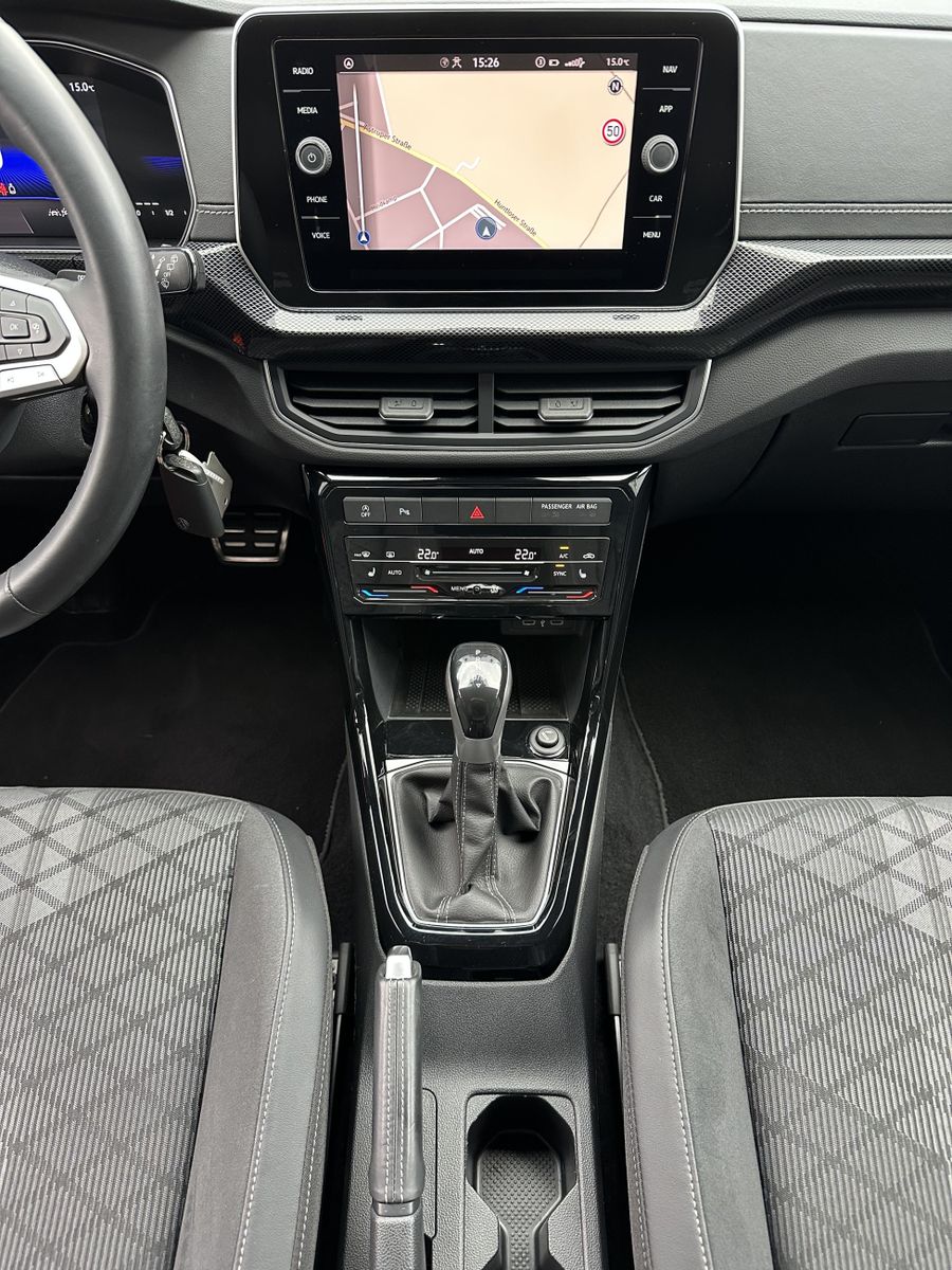 Fahrzeugabbildung Volkswagen T-Cross 1.5 TSI R-Line NAV+LED+ACC+AHK+KAM+DIGDI